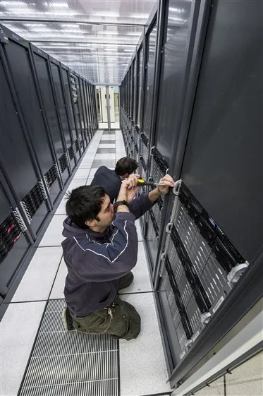 Disk servers’ installation in the Tier 0 computer centre